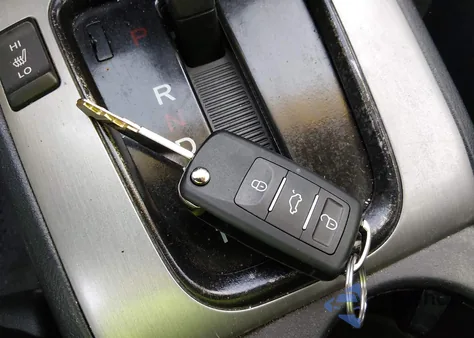 2006 Honda Accord 3.0 Ex z USA, uszkodzony, nr VIN 1HGCM66556A019915